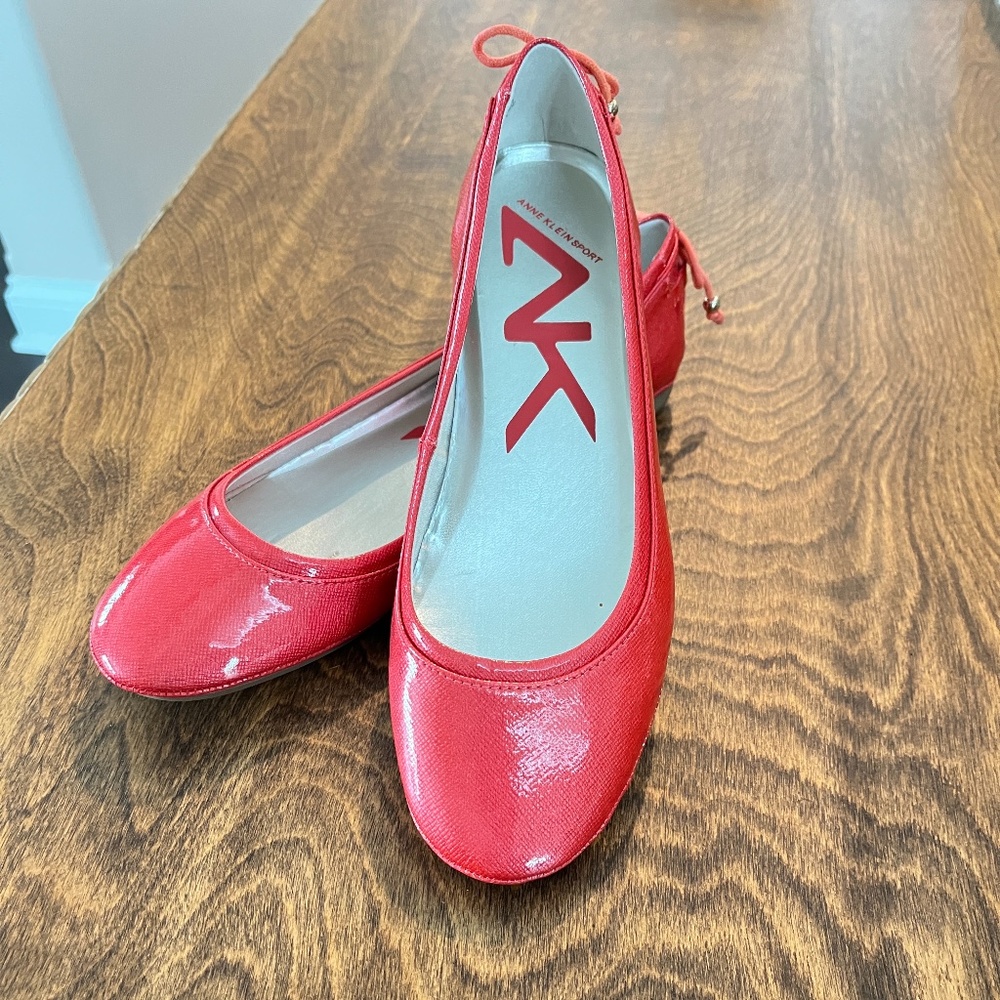 Anne Klein ballet flats